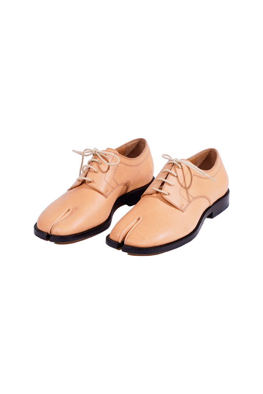 Maison Margiela Tabi Leather Lace-up Derby Beige